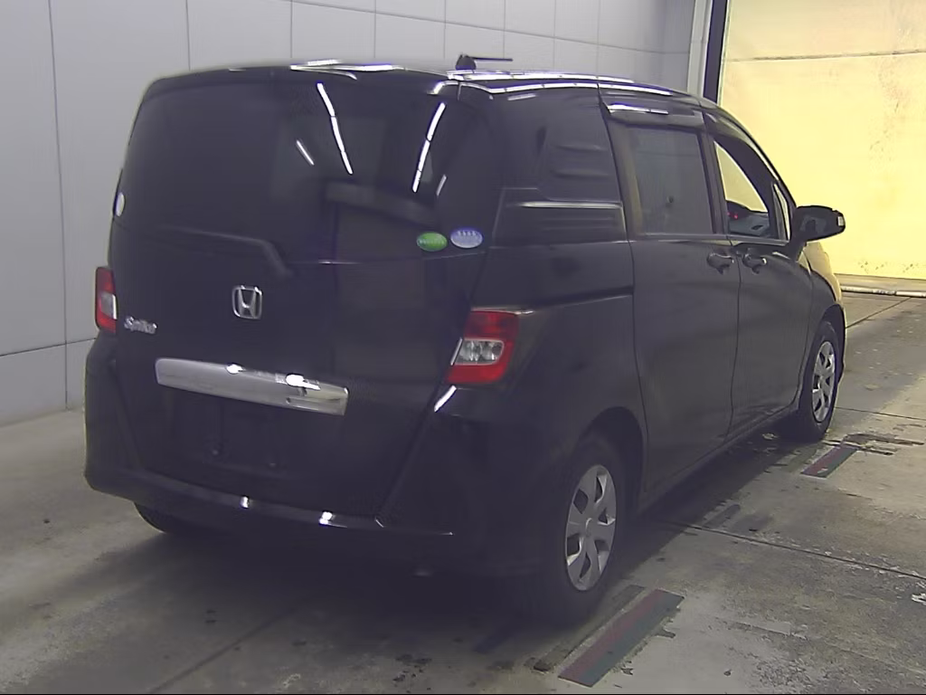 HONDA FREED SPIKE