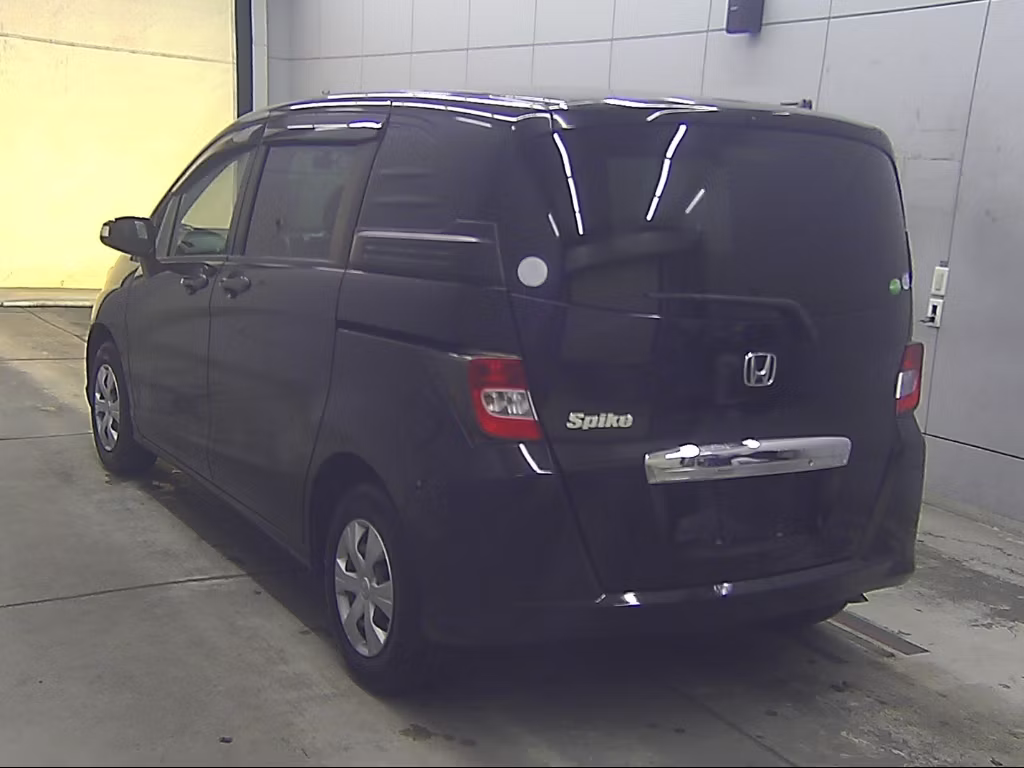 HONDA FREED SPIKE