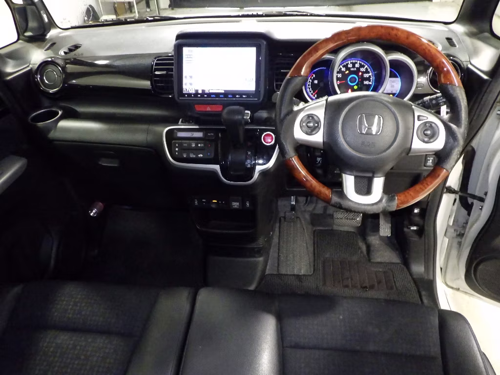 HONDA N-BOX