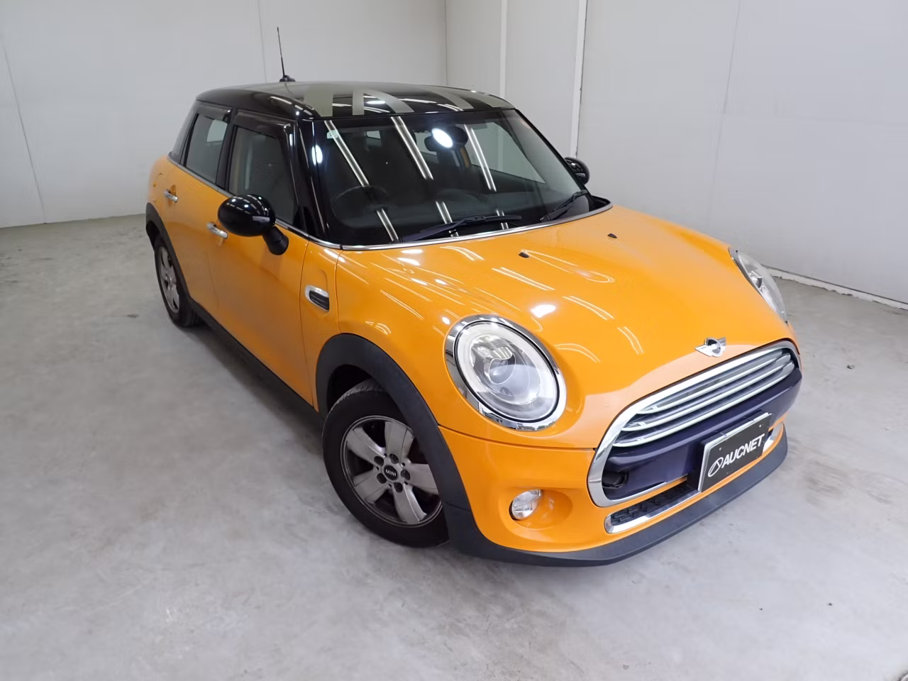 MINI HATCH