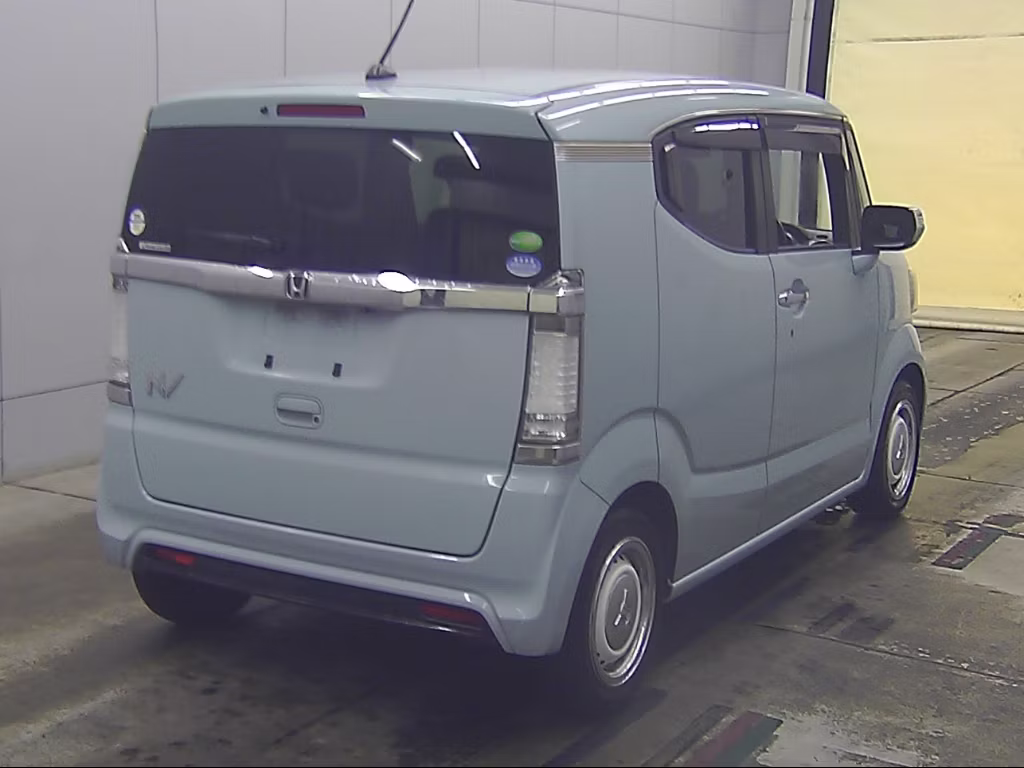 HONDA N-BOX SLASH