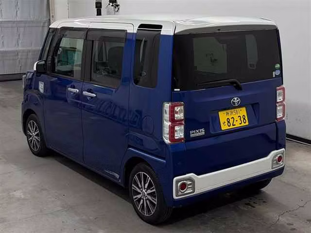 TOYOTA PIXIS MEGA