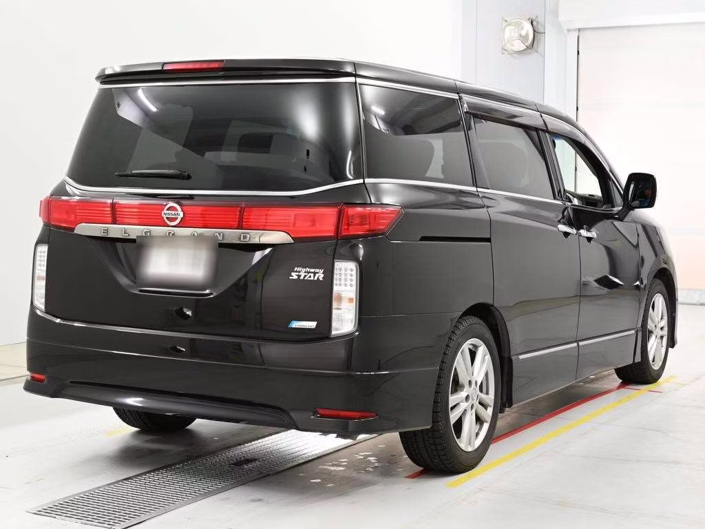 NISSAN ELGRAND