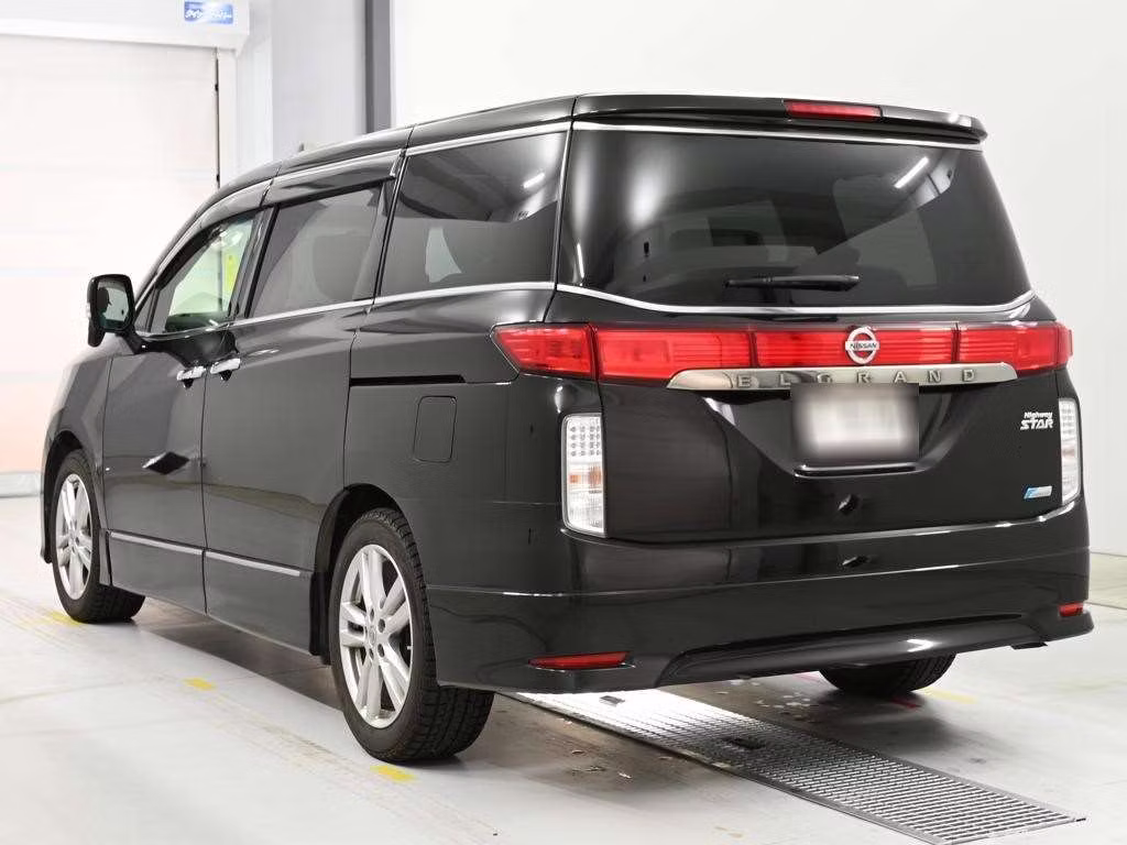 NISSAN ELGRAND