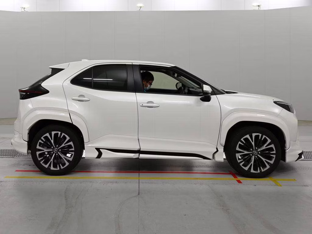 TOYOTA YARIS CROSS