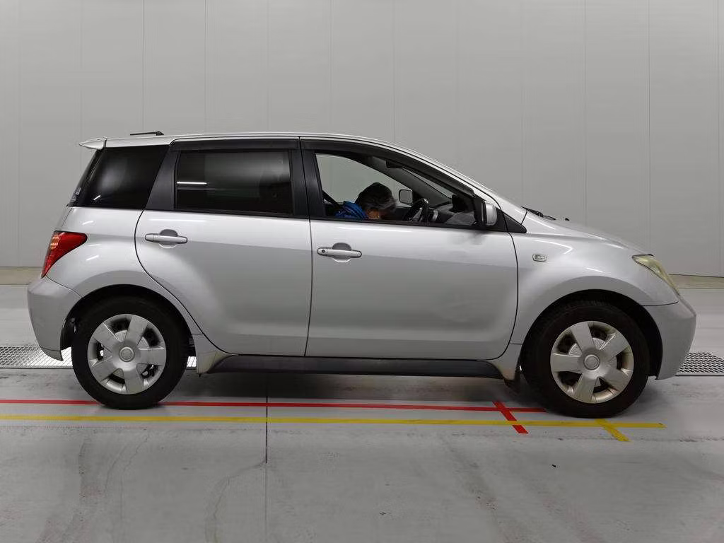 TOYOTA IST