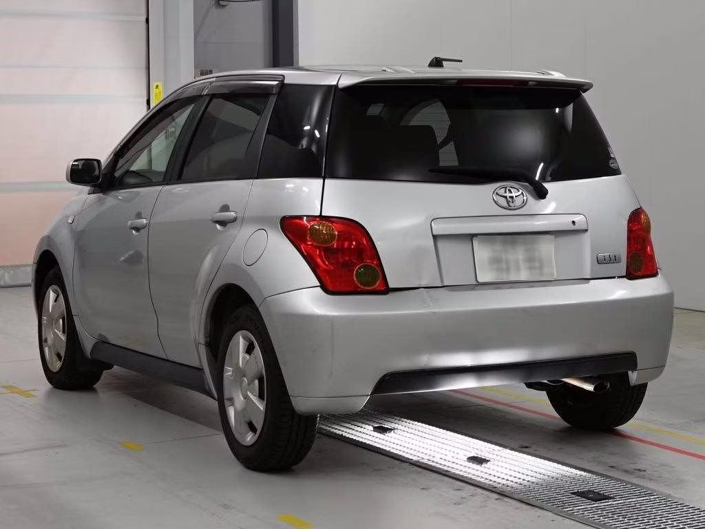 TOYOTA IST