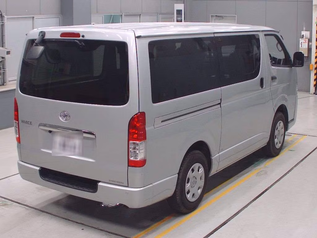 TOYOTA REGIUS ACE