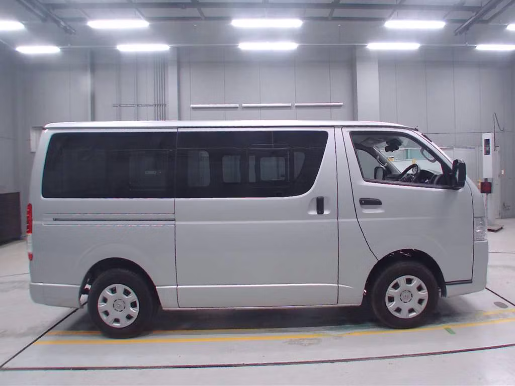 TOYOTA REGIUS ACE