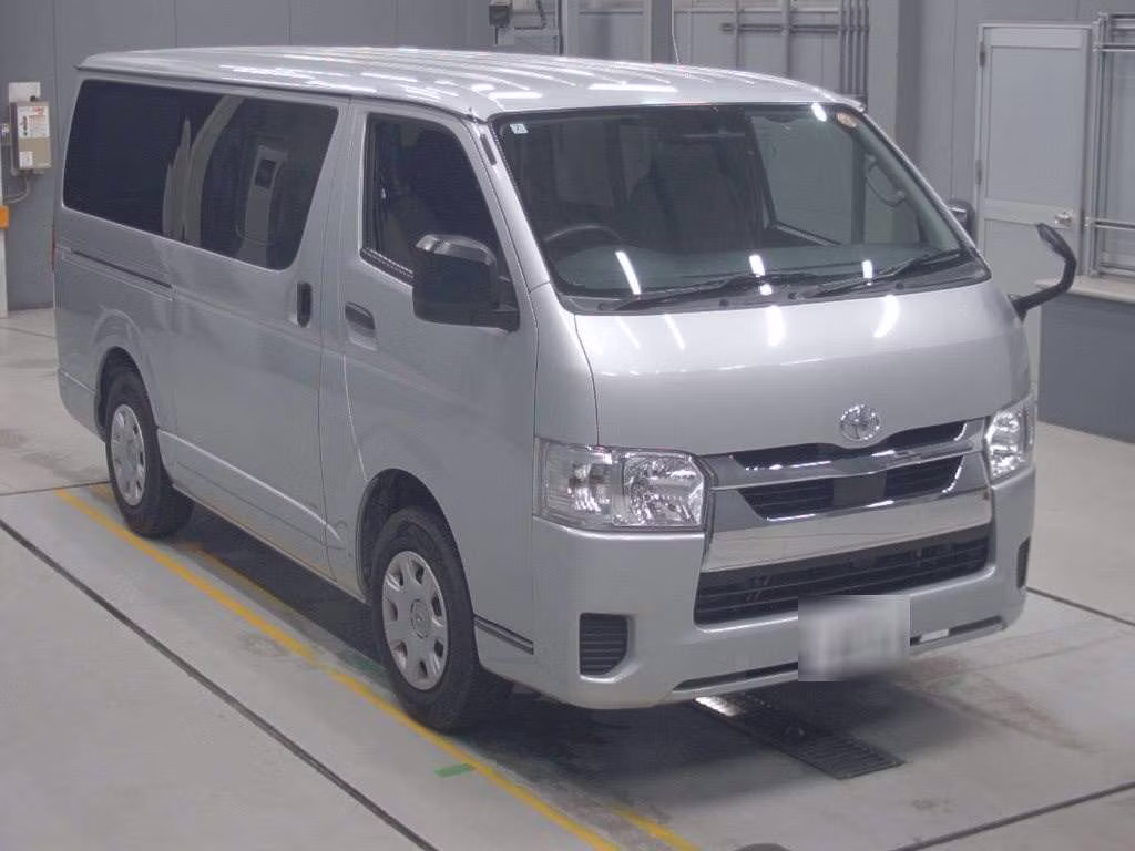 TOYOTA REGIUS ACE