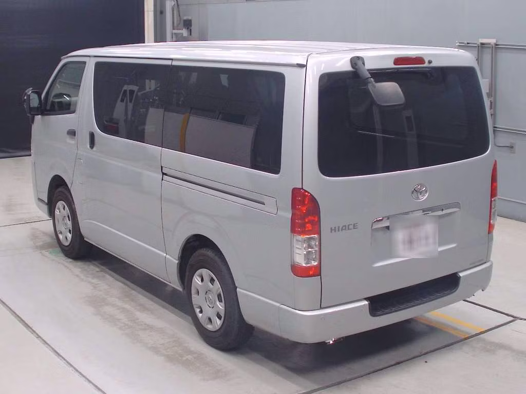 TOYOTA REGIUS ACE
