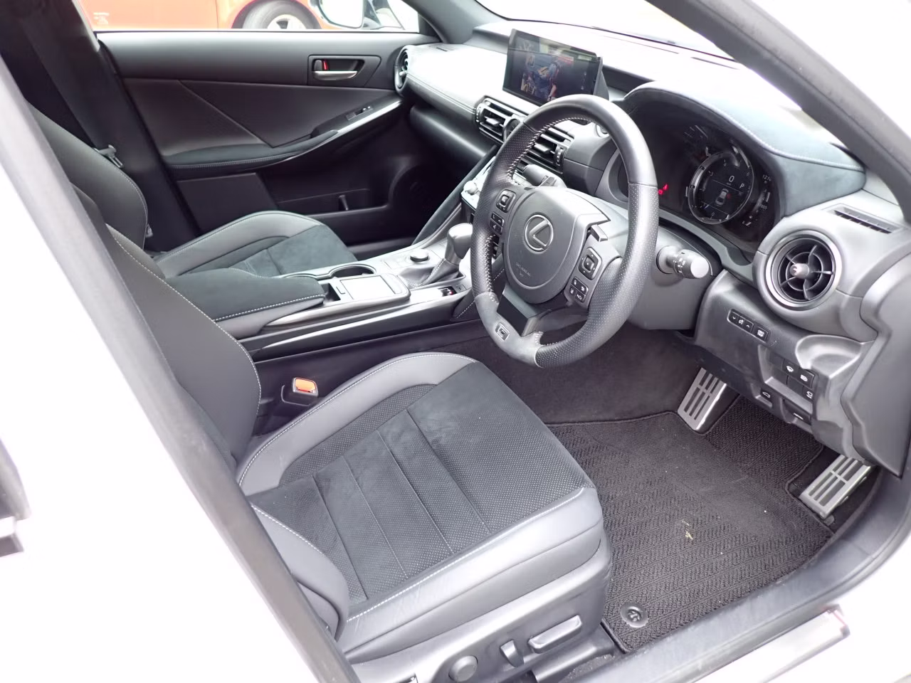 LEXUS IS500