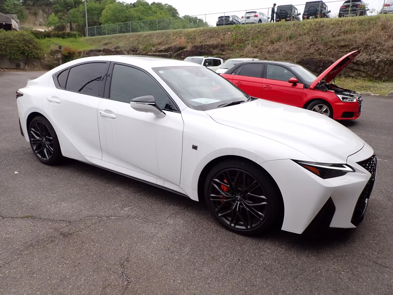 LEXUS IS500
