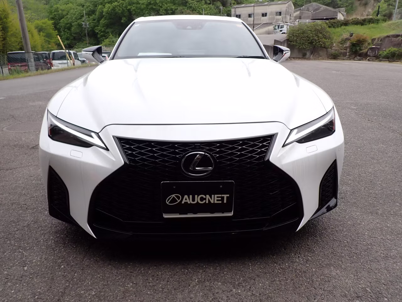 LEXUS IS500