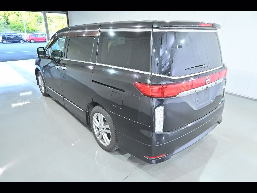 NISSAN ELGRAND
