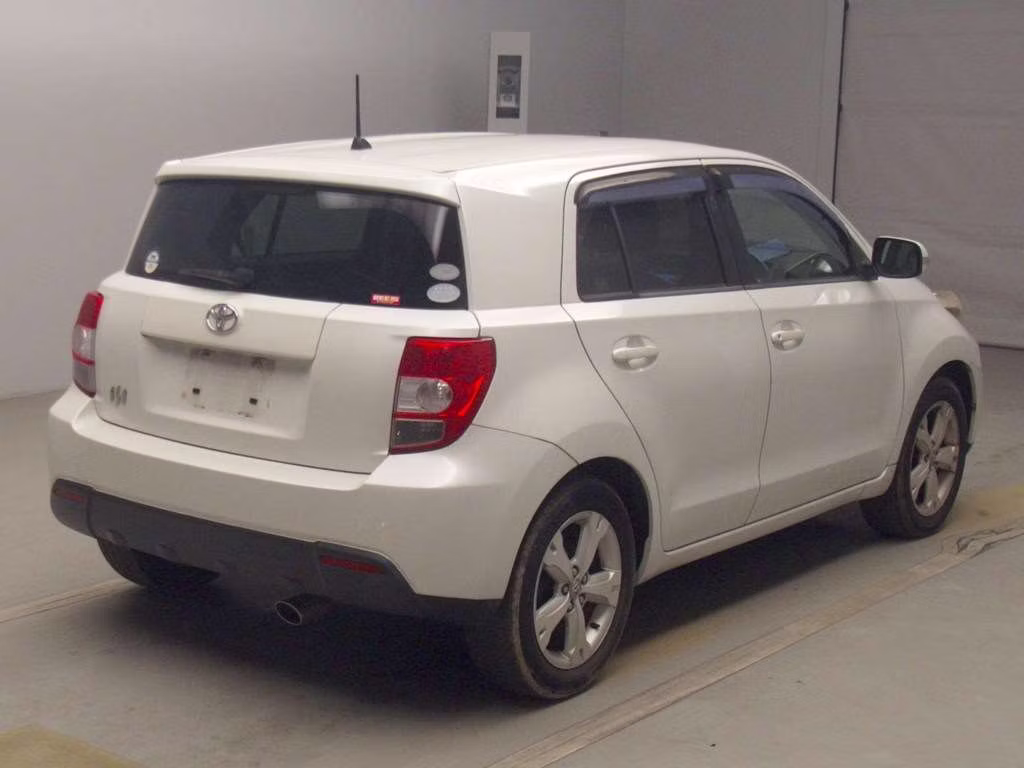 TOYOTA IST
