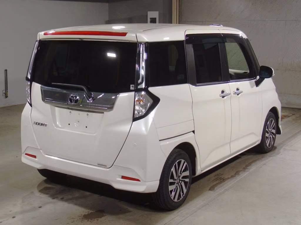 TOYOTA ROOMY