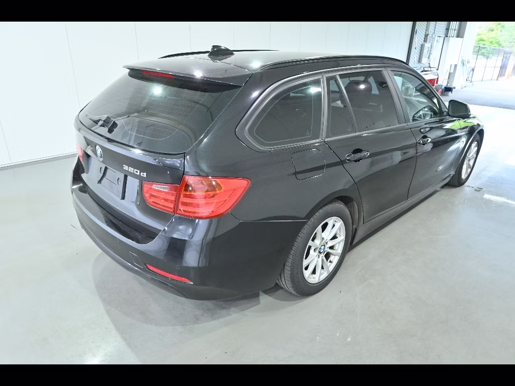 BMW 3-SERIES