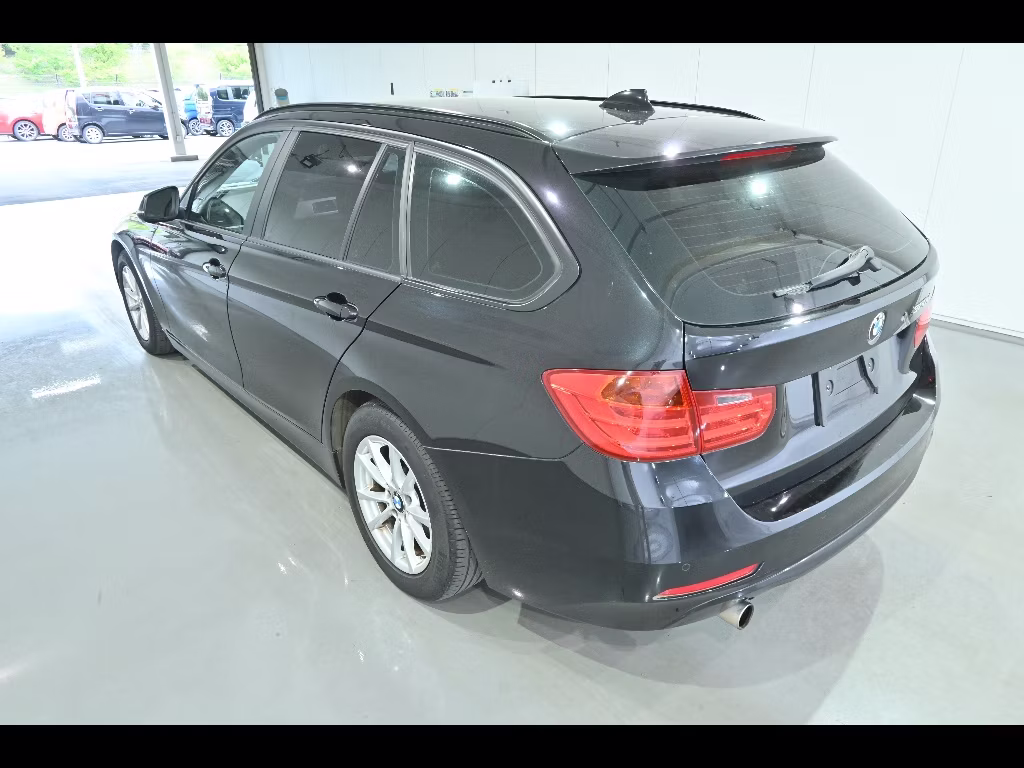 BMW 3-SERIES