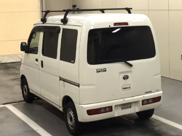 TOYOTA PIXIS VAN