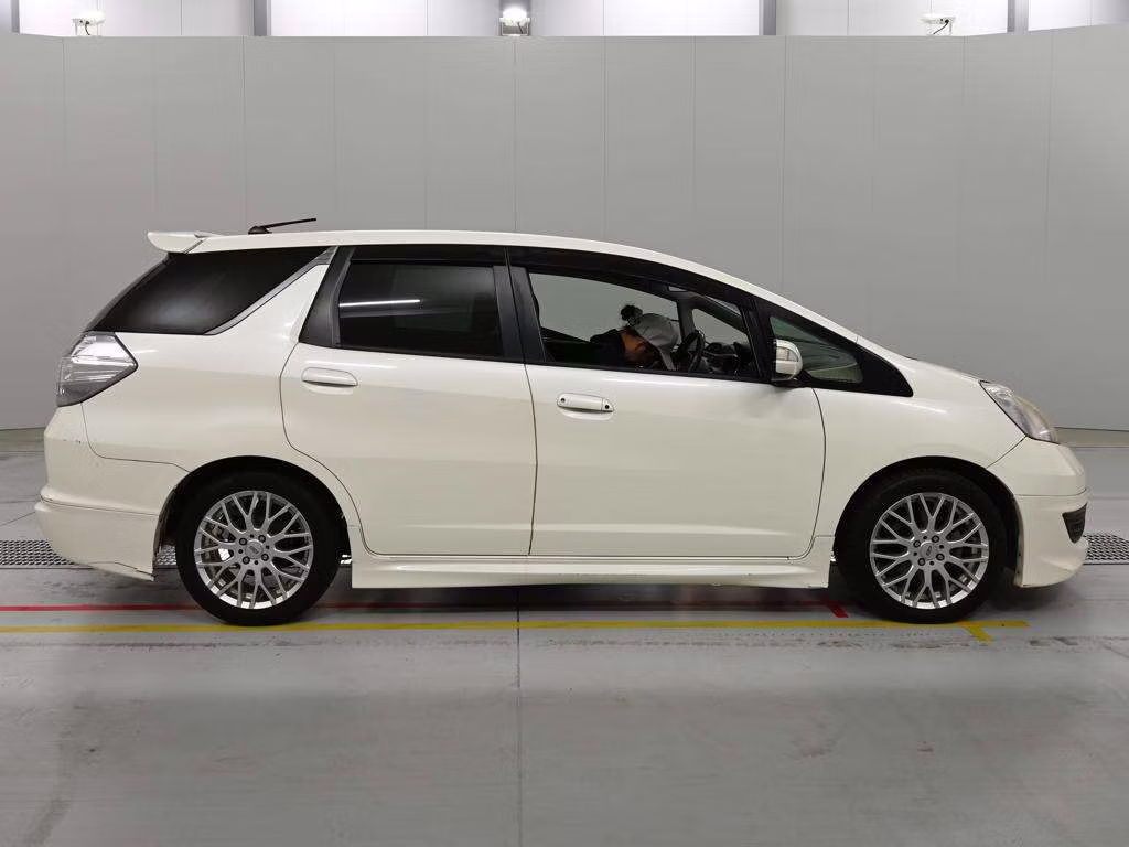HONDA FIT SHUTTLE