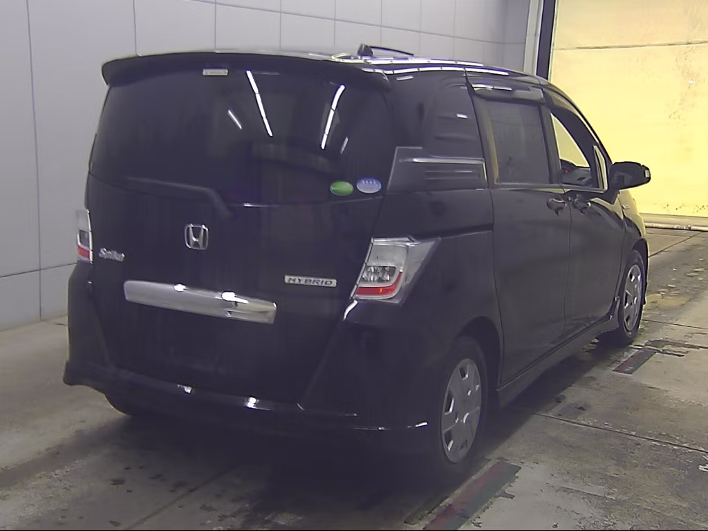 HONDA FREED SPIKE