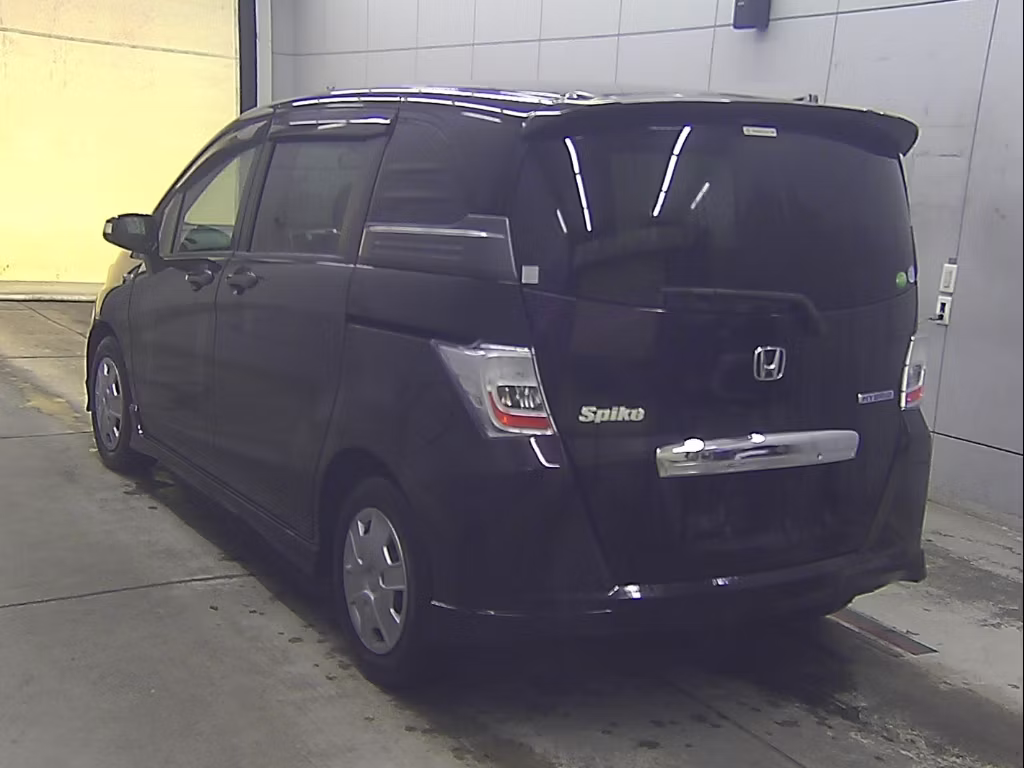 HONDA FREED SPIKE