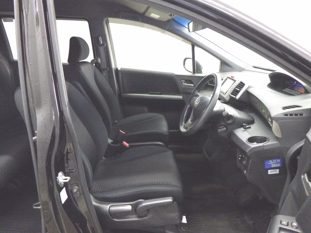 HONDA FREED SPIKE