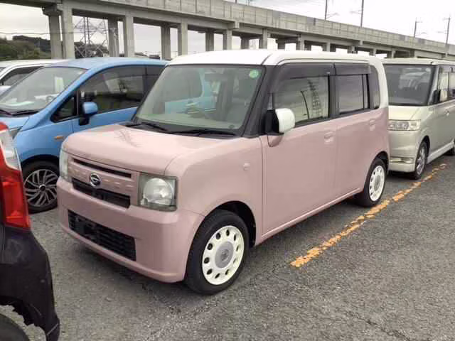 DAIHATSU MOVE CONTE