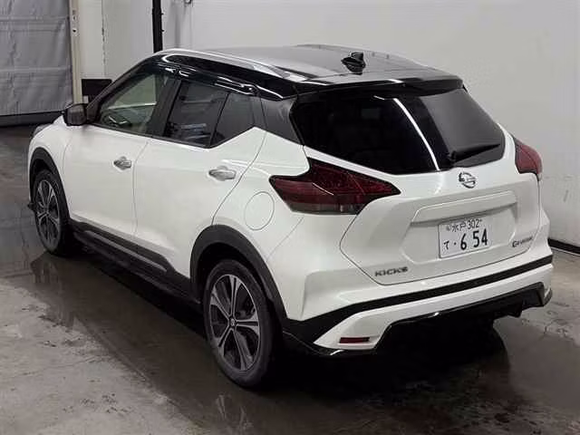 NISSAN KICKS
