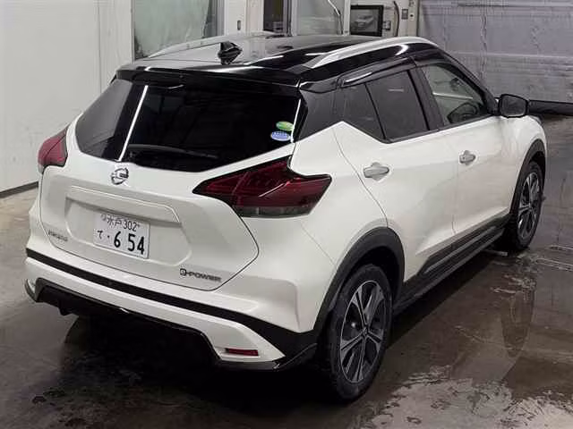 NISSAN KICKS