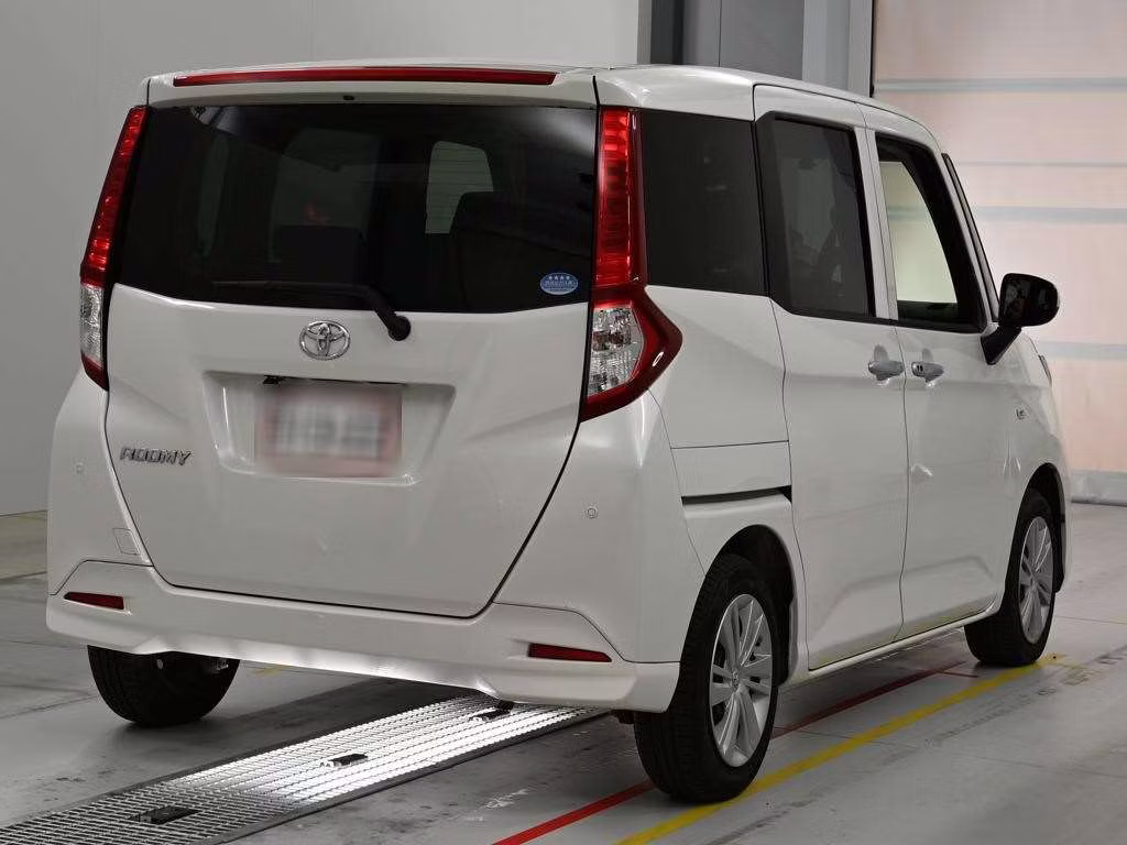 TOYOTA ROOMY