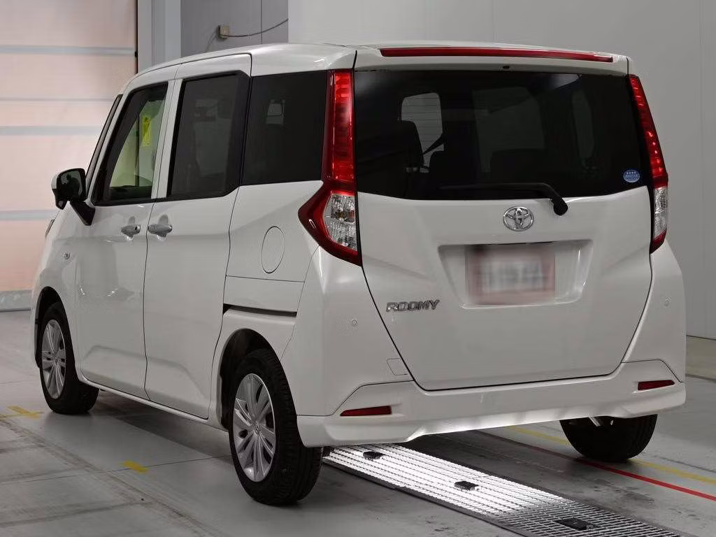 TOYOTA ROOMY