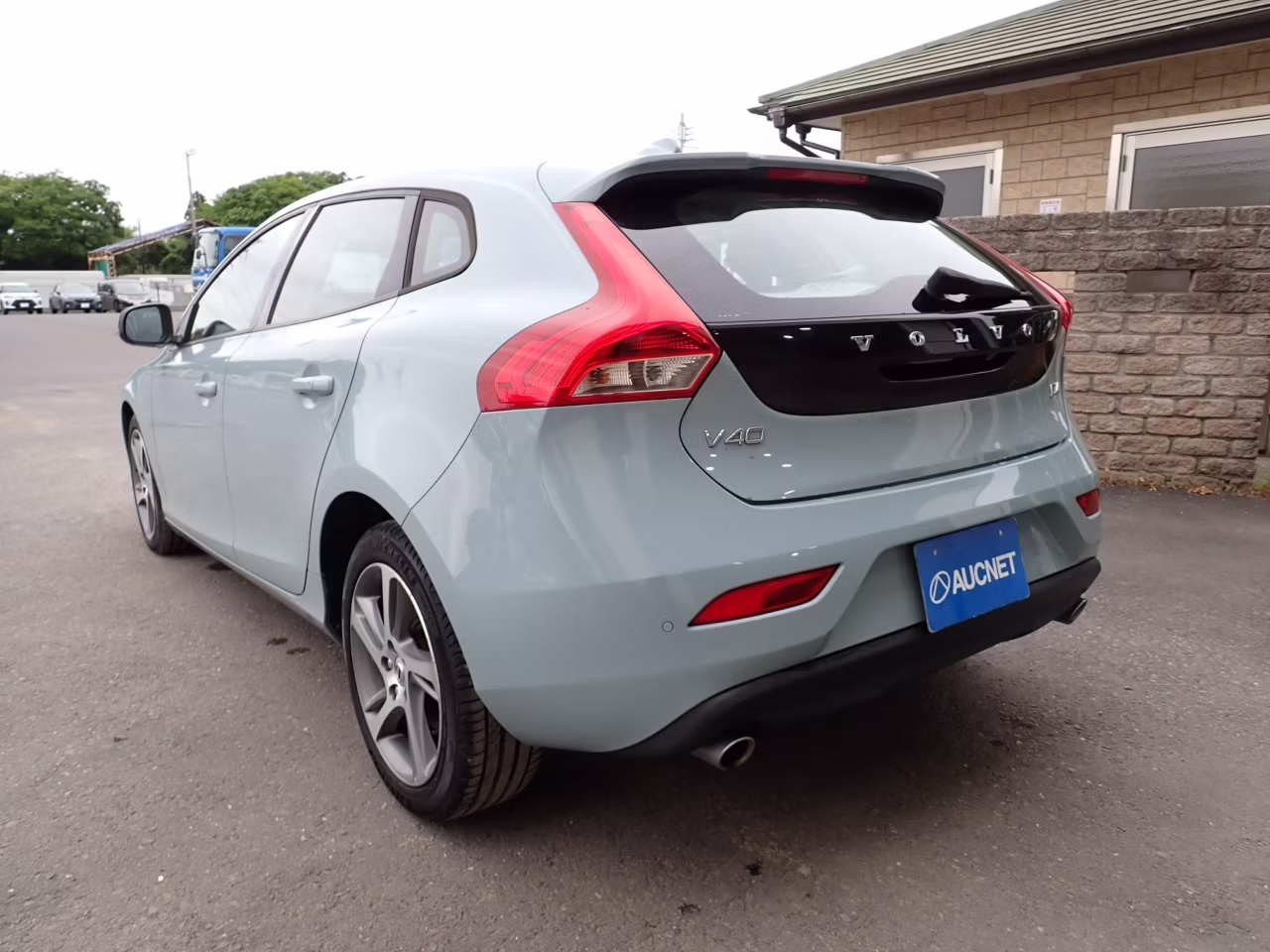 VOLVO V40