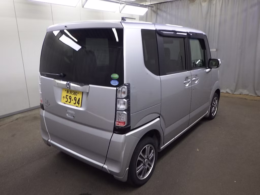 HONDA N-BOX+