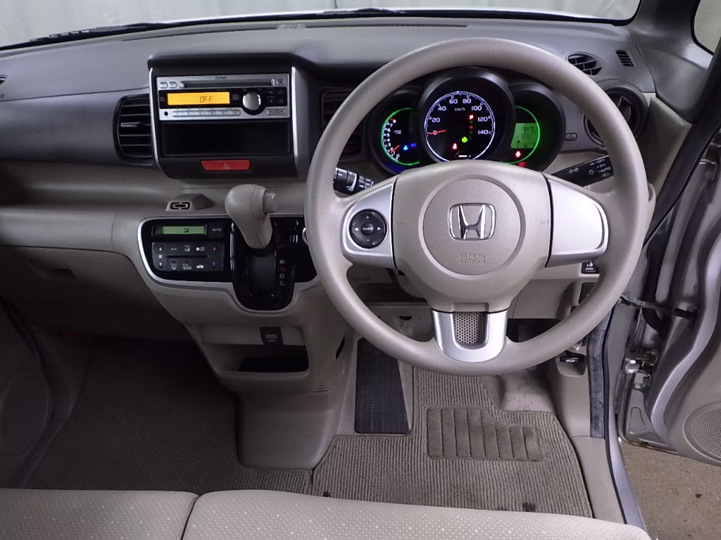 HONDA N-BOX+