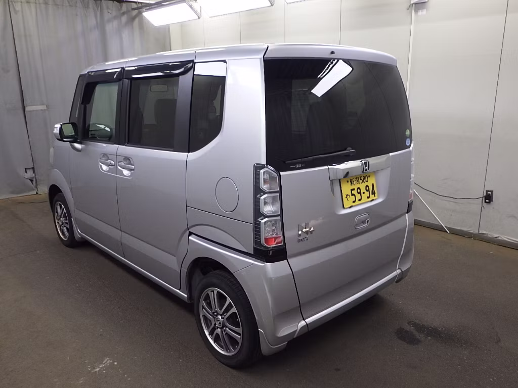 HONDA N-BOX+