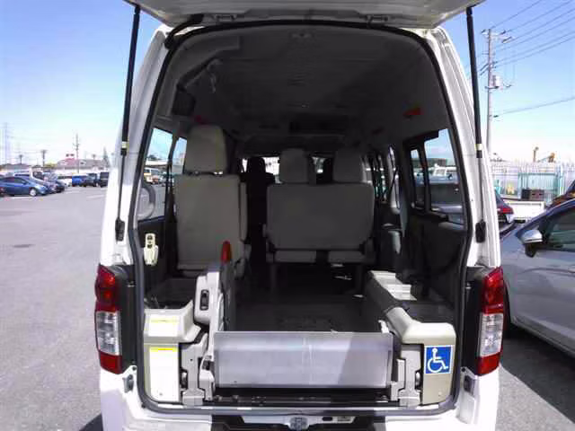 NISSAN NV350 CARAVAN