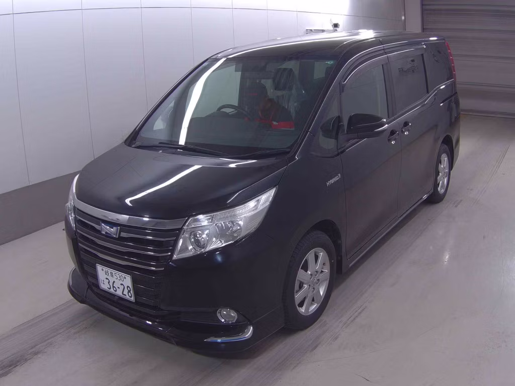 TOYOTA NOAH
