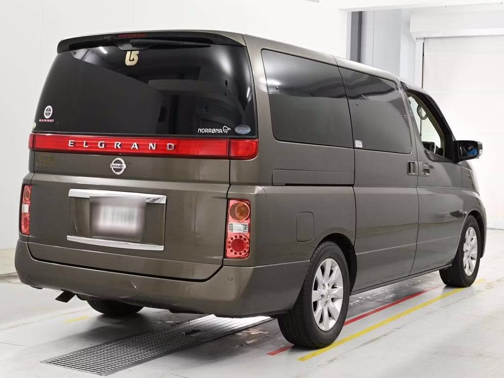 NISSAN ELGRAND