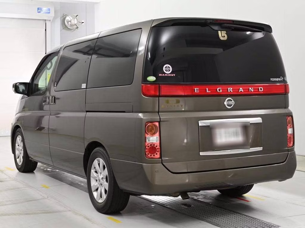 NISSAN ELGRAND