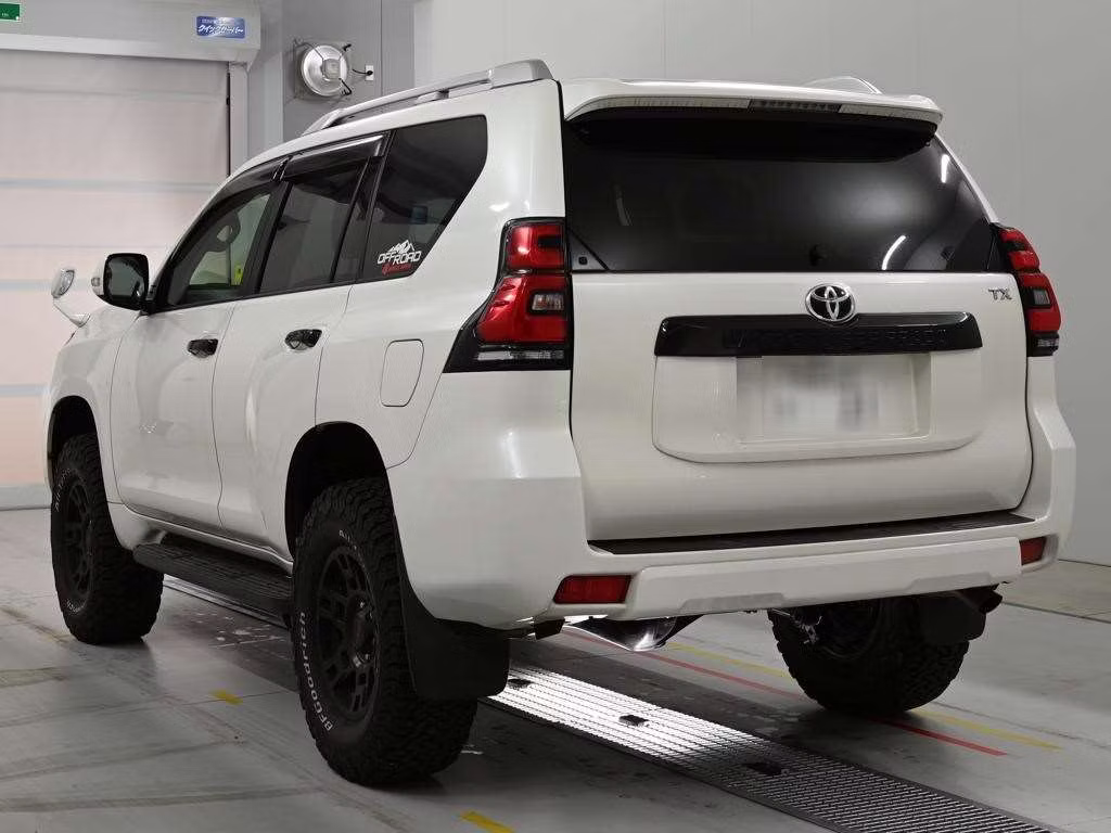 TOYOTA LAND CRUISER PRADO