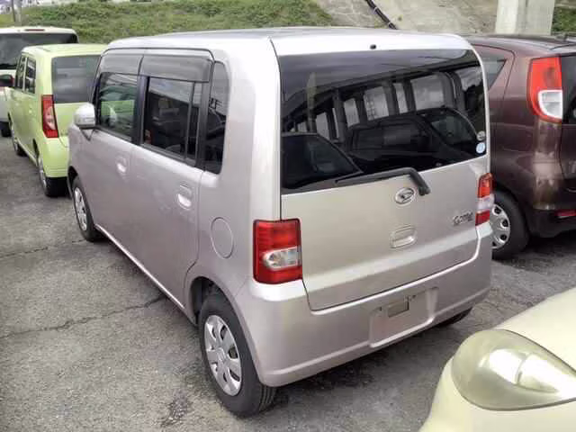 DAIHATSU MOVE CONTE