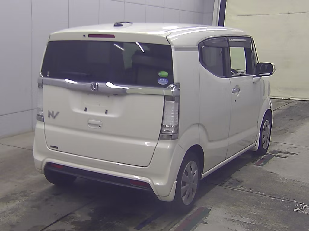 HONDA N-BOX SLASH