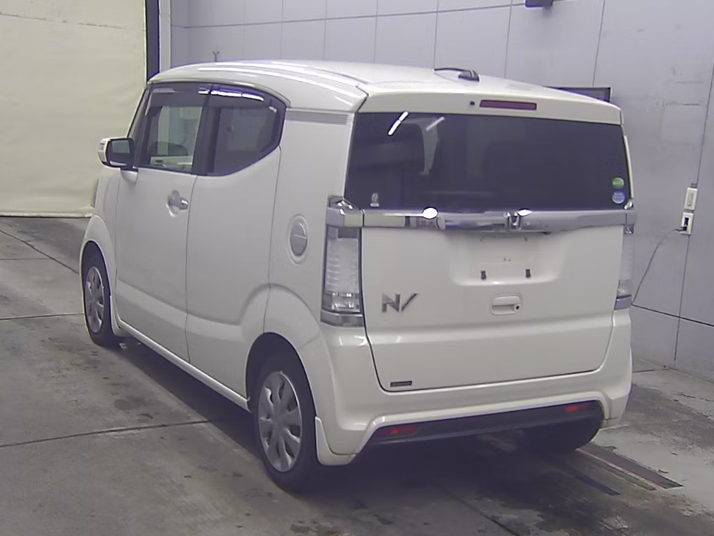 HONDA N-BOX SLASH
