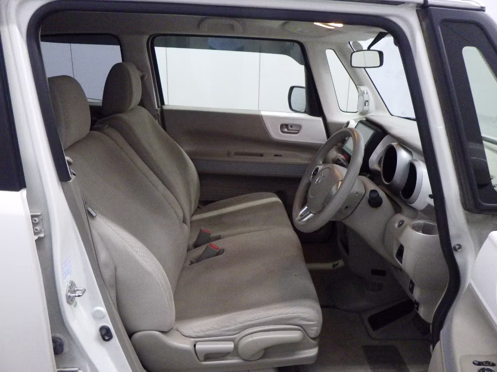 HONDA N-BOX SLASH