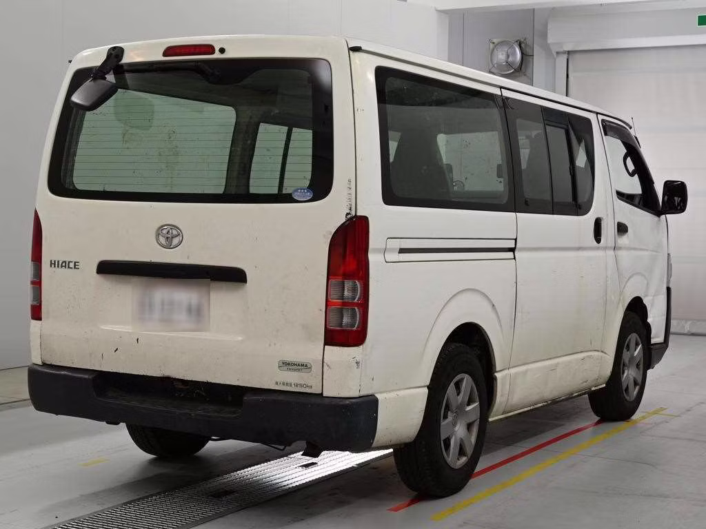 TOYOTA REGIUS ACE