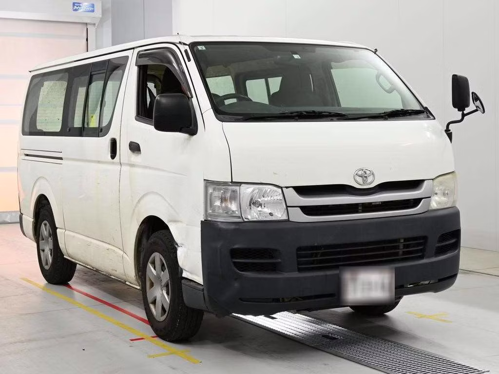 TOYOTA REGIUS ACE