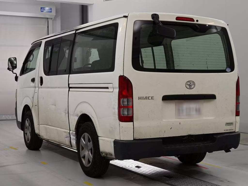 TOYOTA REGIUS ACE
