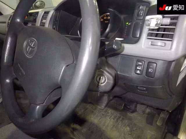 TOYOTA REGIUS ACE